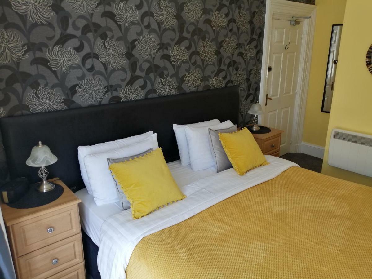 Burleigh Guest House Llandudno Buitenkant foto