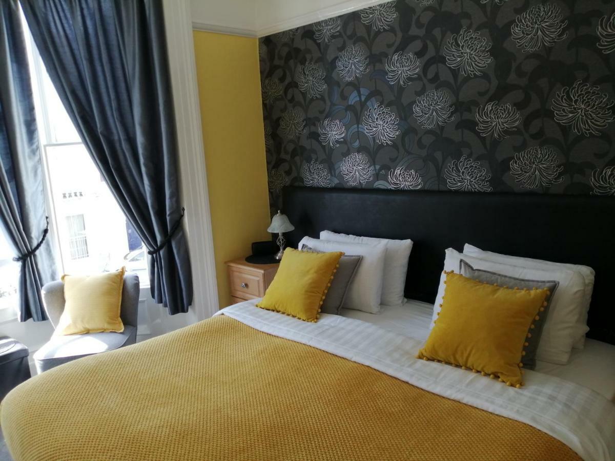 Burleigh Guest House Llandudno Buitenkant foto